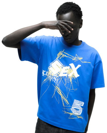 SCRIBBLE TEE ON MODEL