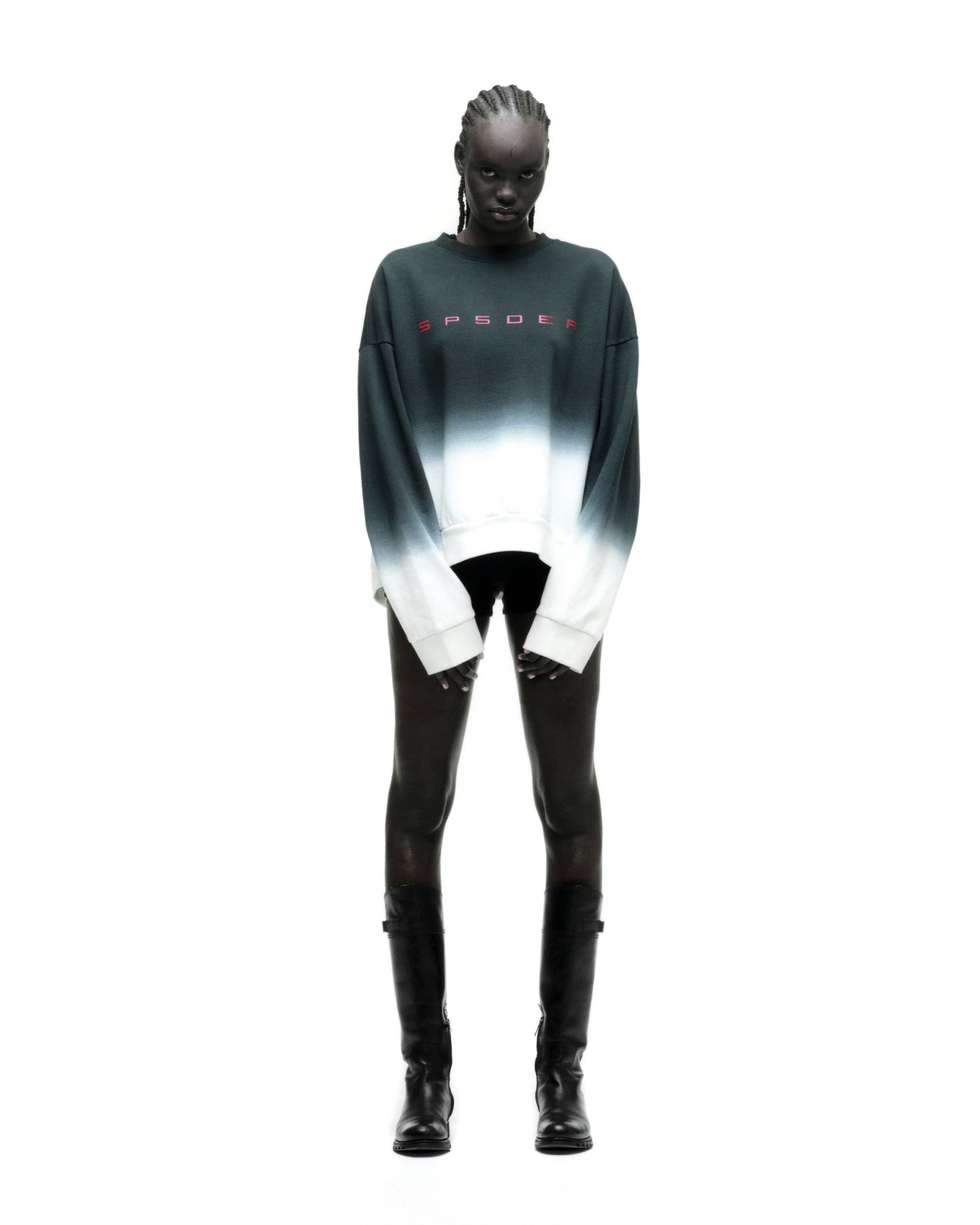 GRADIENT CREWNECK ON MODEL