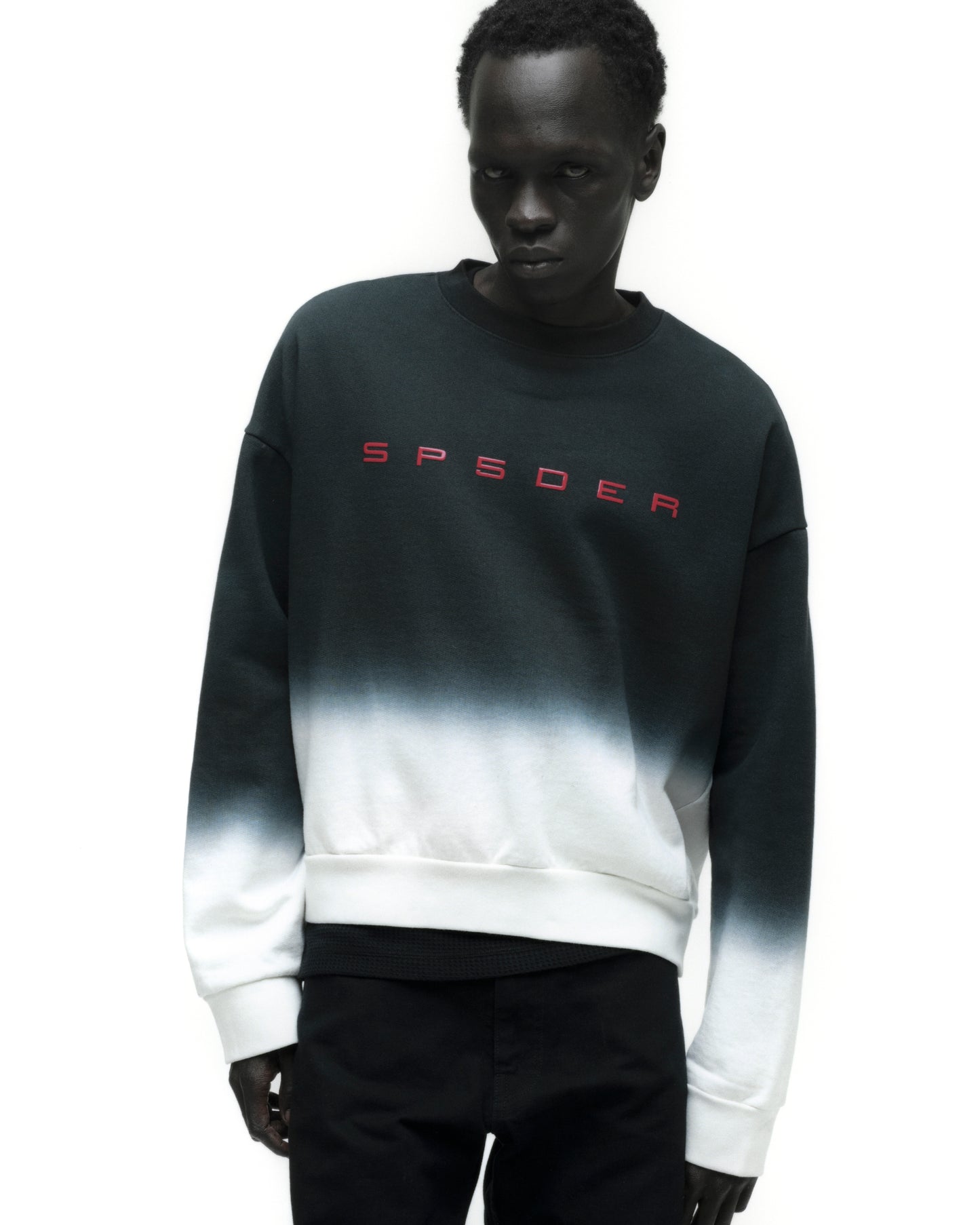 GRADIENT CREWNECK ON MODEL