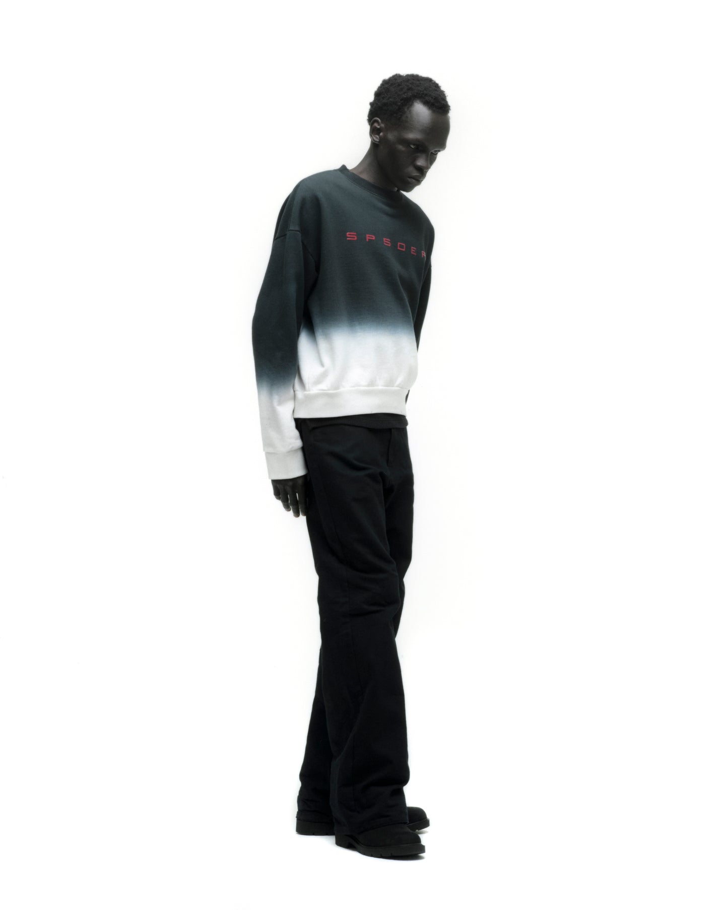 GRADIENT CREWNECK ON MODEL
