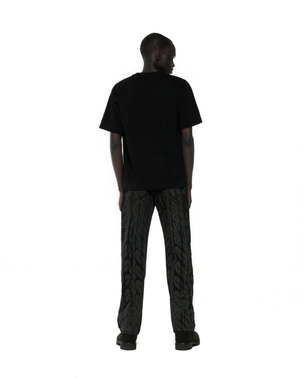 PHANTOM OG WEB TEE ON MODEL