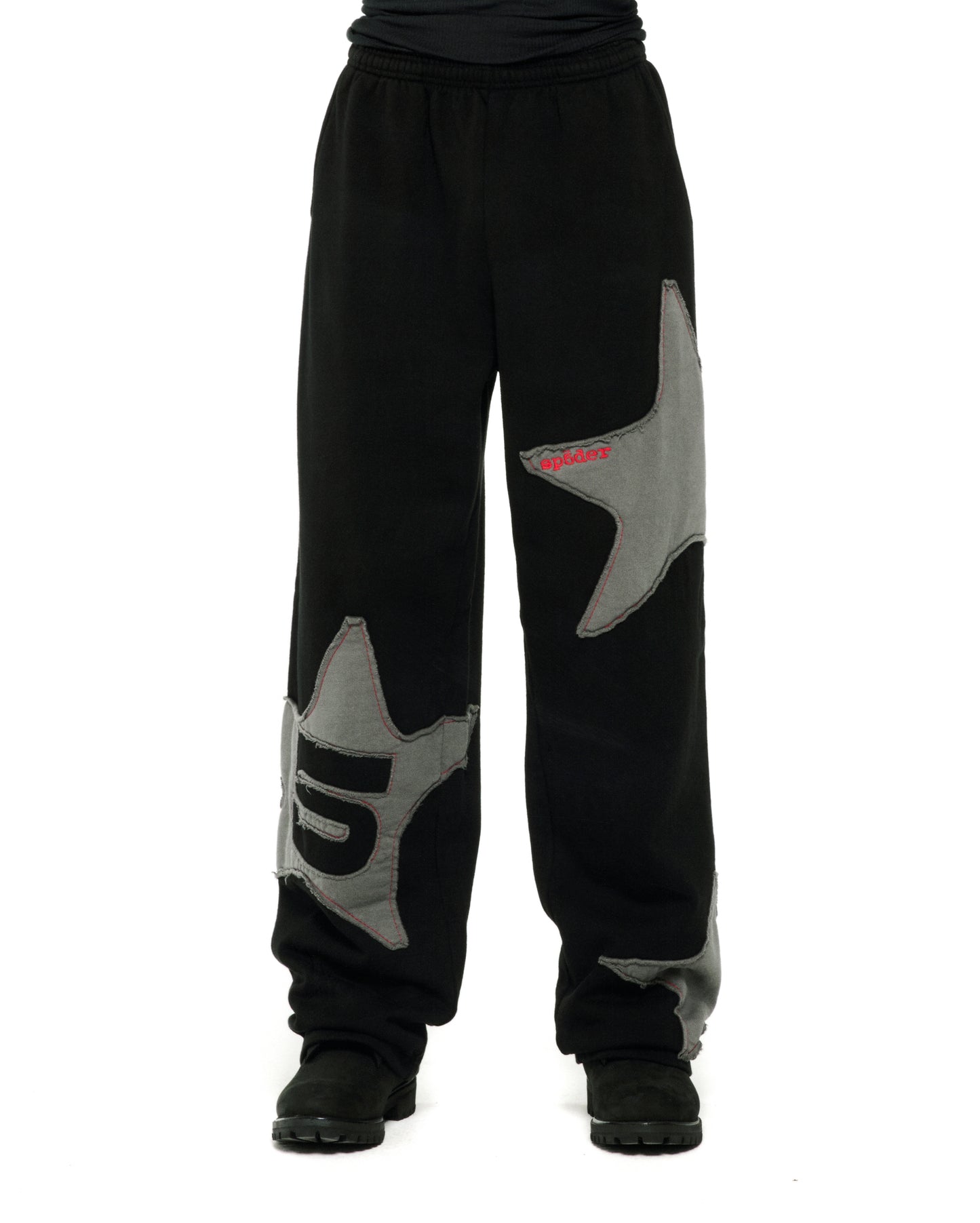 BLACK BIG STAR WIDE LEG SWEATPANT ON MODEL