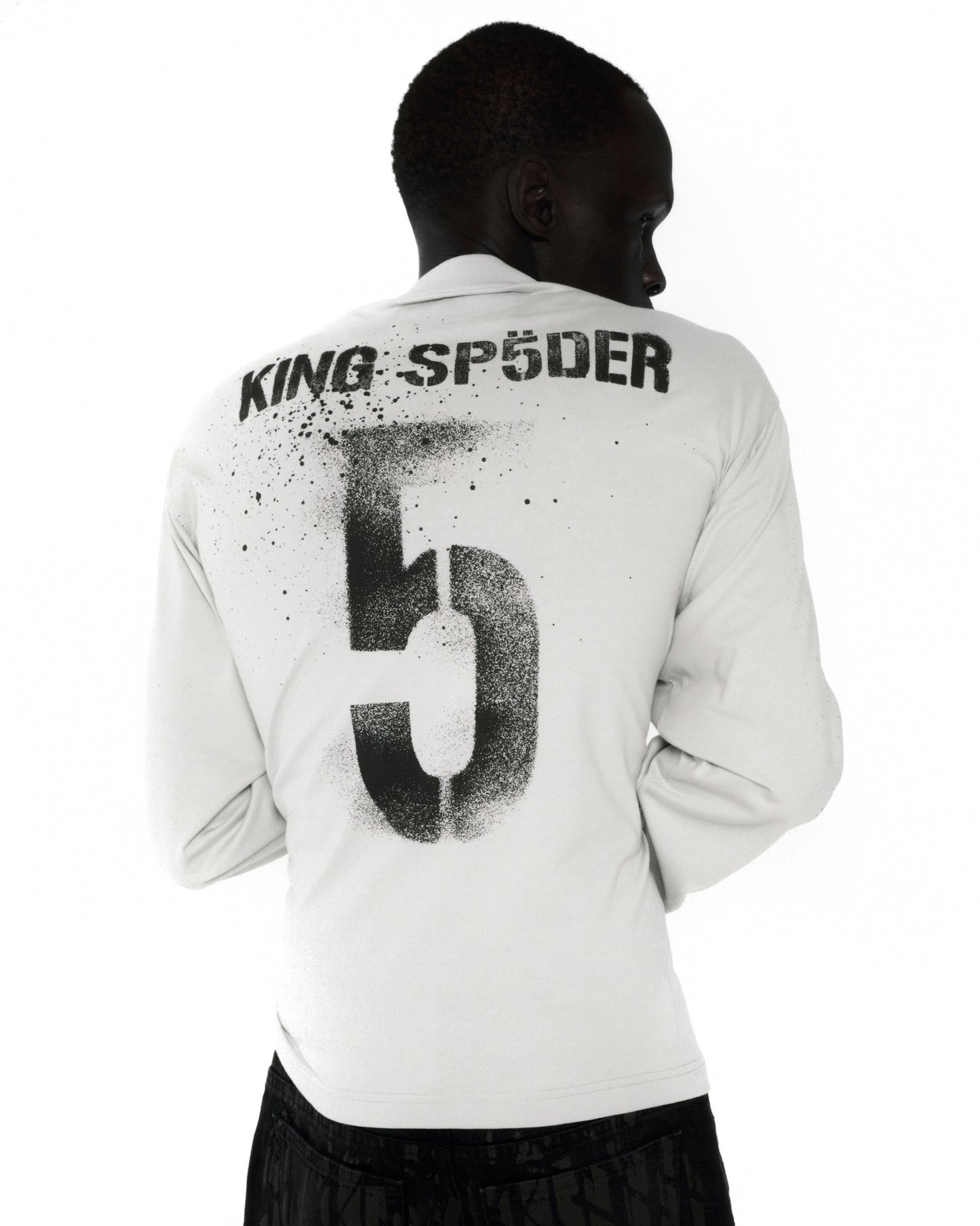 SPORT GREY WWWEB LONGSLEEVE ON MODEL