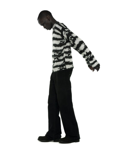 BLACK 5STAR MOHAIR SWEATER ON MODEL